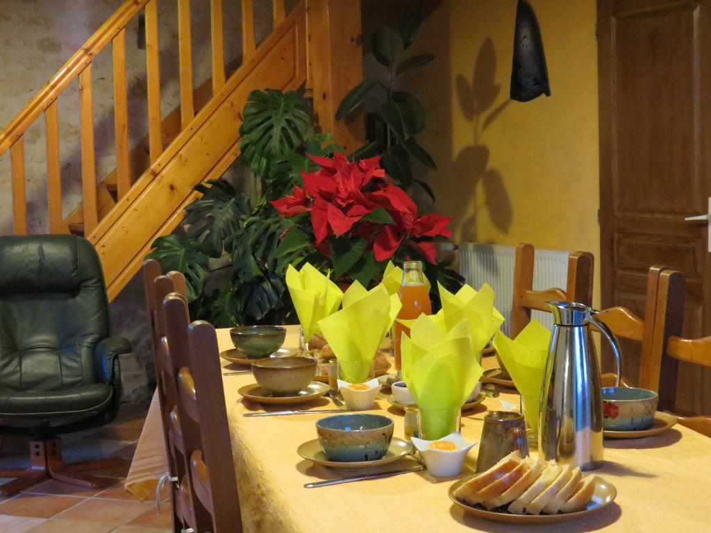 Bed and Breakfast L'Aubinoise Saint-Aubin-la-Plaine Екстер'єр фото