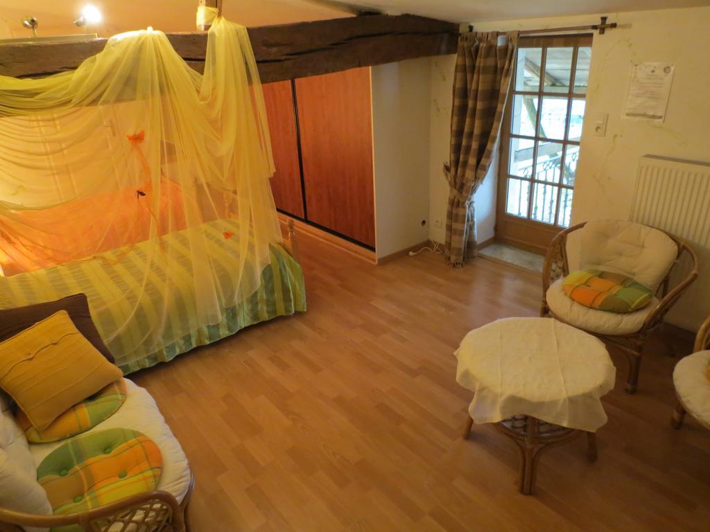 Bed and Breakfast L'Aubinoise Saint-Aubin-la-Plaine Екстер'єр фото